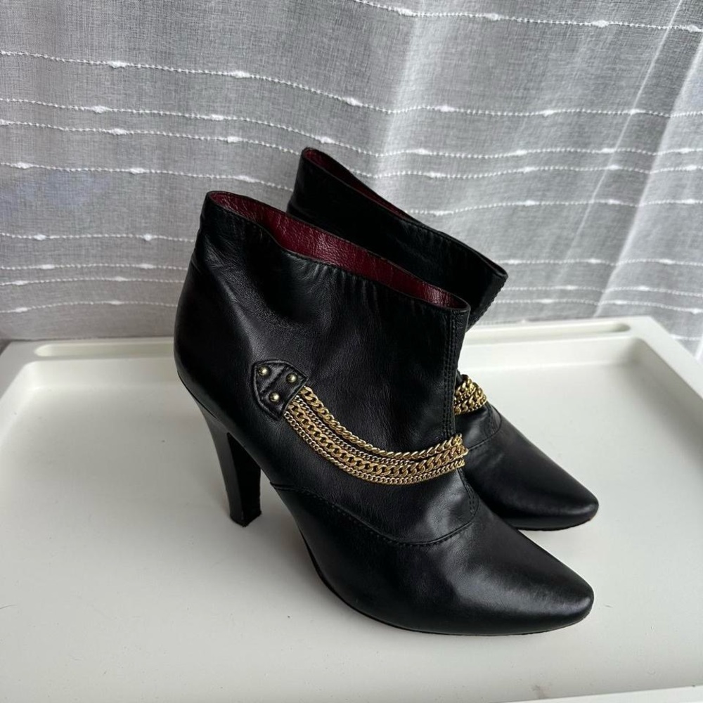 Marc By Marc Jacobs Black Heeled Boots with Gold Chain